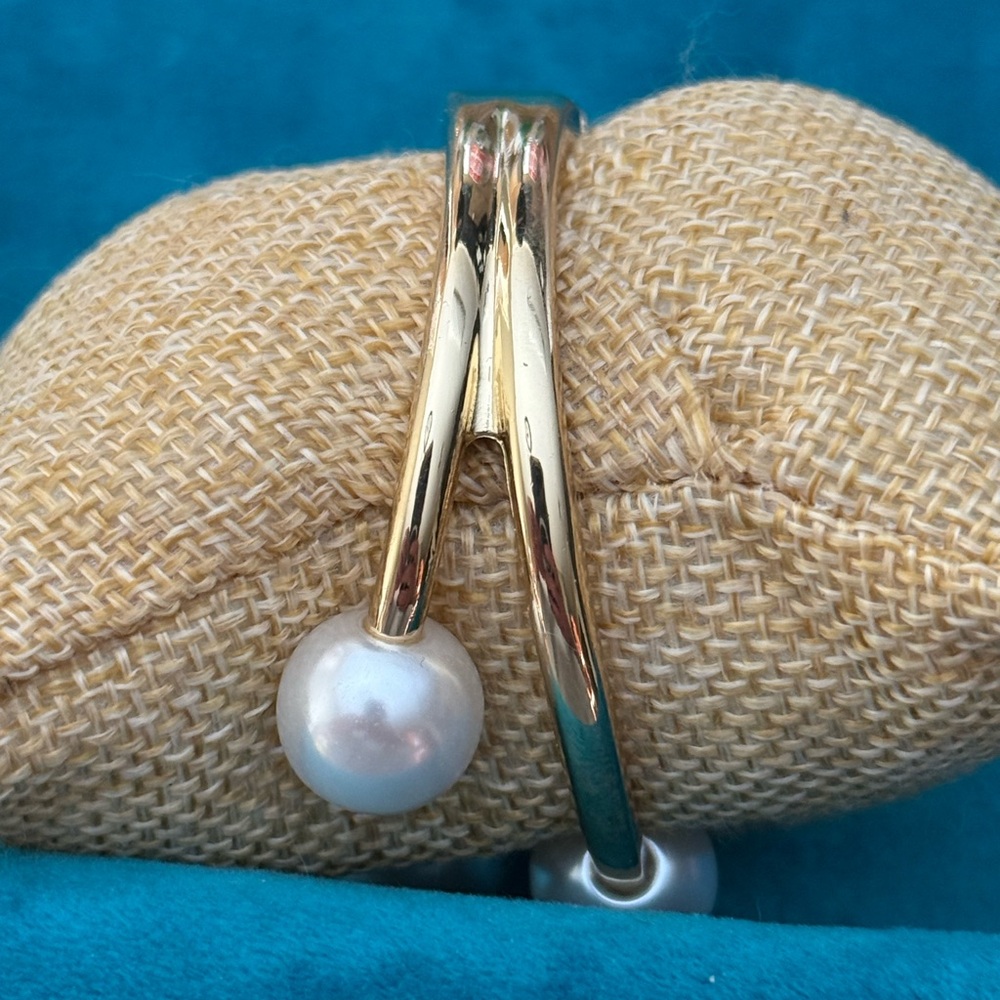 Gold Pearl Cuff Bracelet NEW - Picture 3 of 4